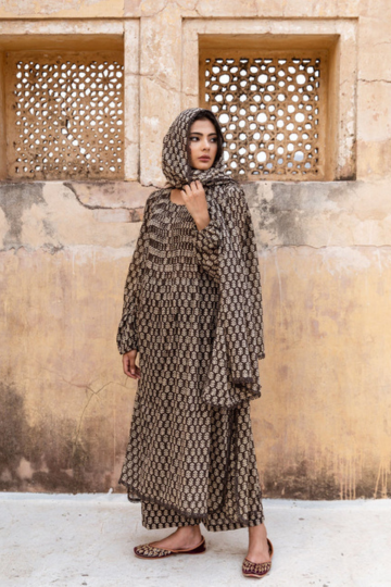 Kashmiri Faren Abaya Black Voil Kurta Set With Dupatta