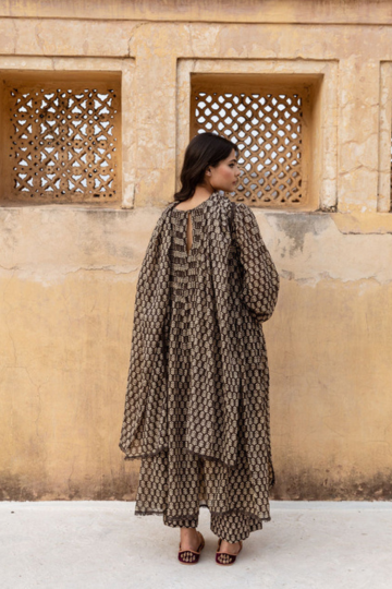Kashmiri Faren Abaya Black Voil Kurta Set With Dupatta
