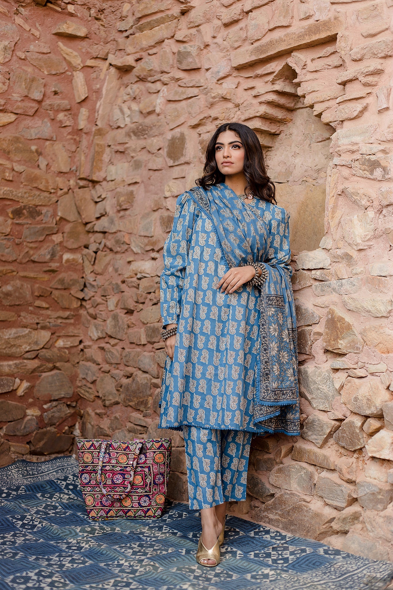 Kayal Blue Kurta Set With Organza Dupatta