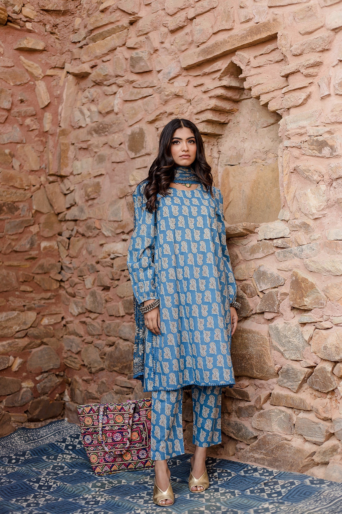 Kayal Blue Kurta Set With Organza Dupatta