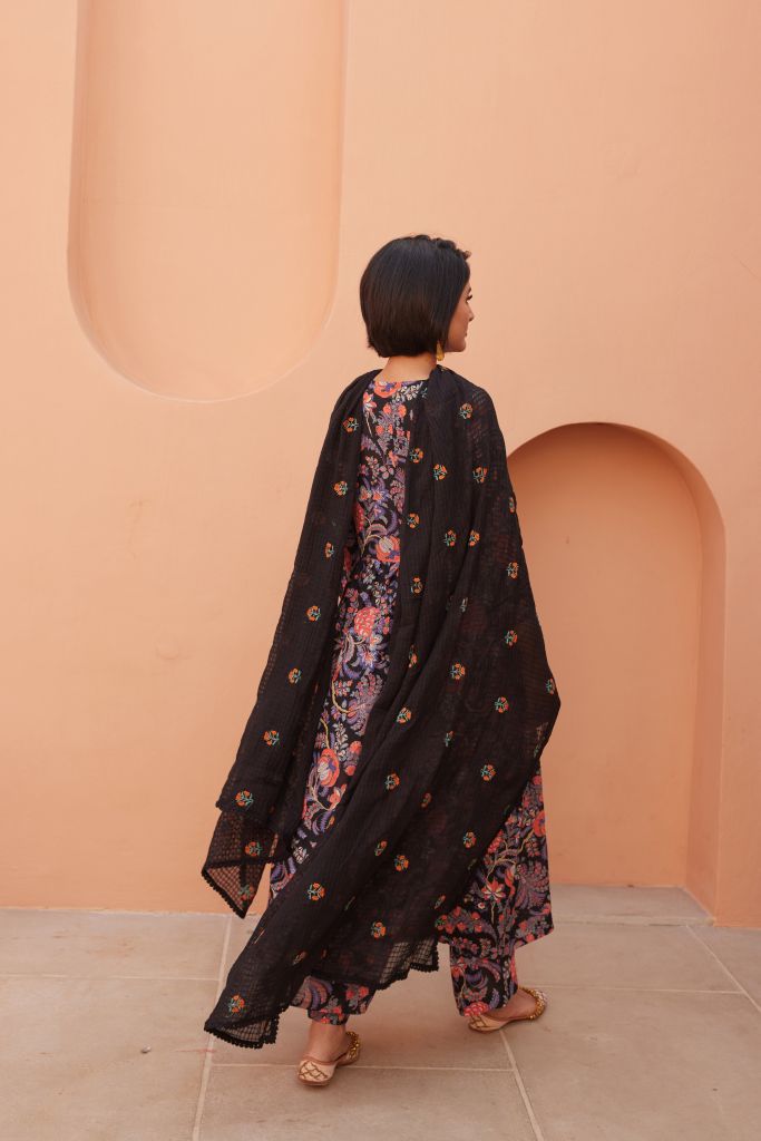 Suki Black Anarkali Set