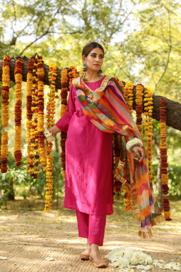 HEMA PINK SILK STRAIGHT SET WITH LEHERIYA DUPATTA