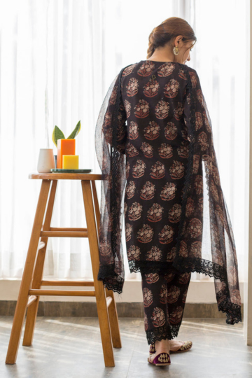 JASMINE BLACK COTTON STRAIGHT KURTA SET WITH DORIYA DUPATTA