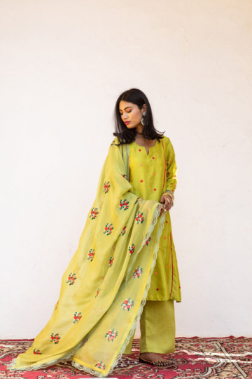 Muslin Amaira Green Straight Kurta Set with Organza Dupatta