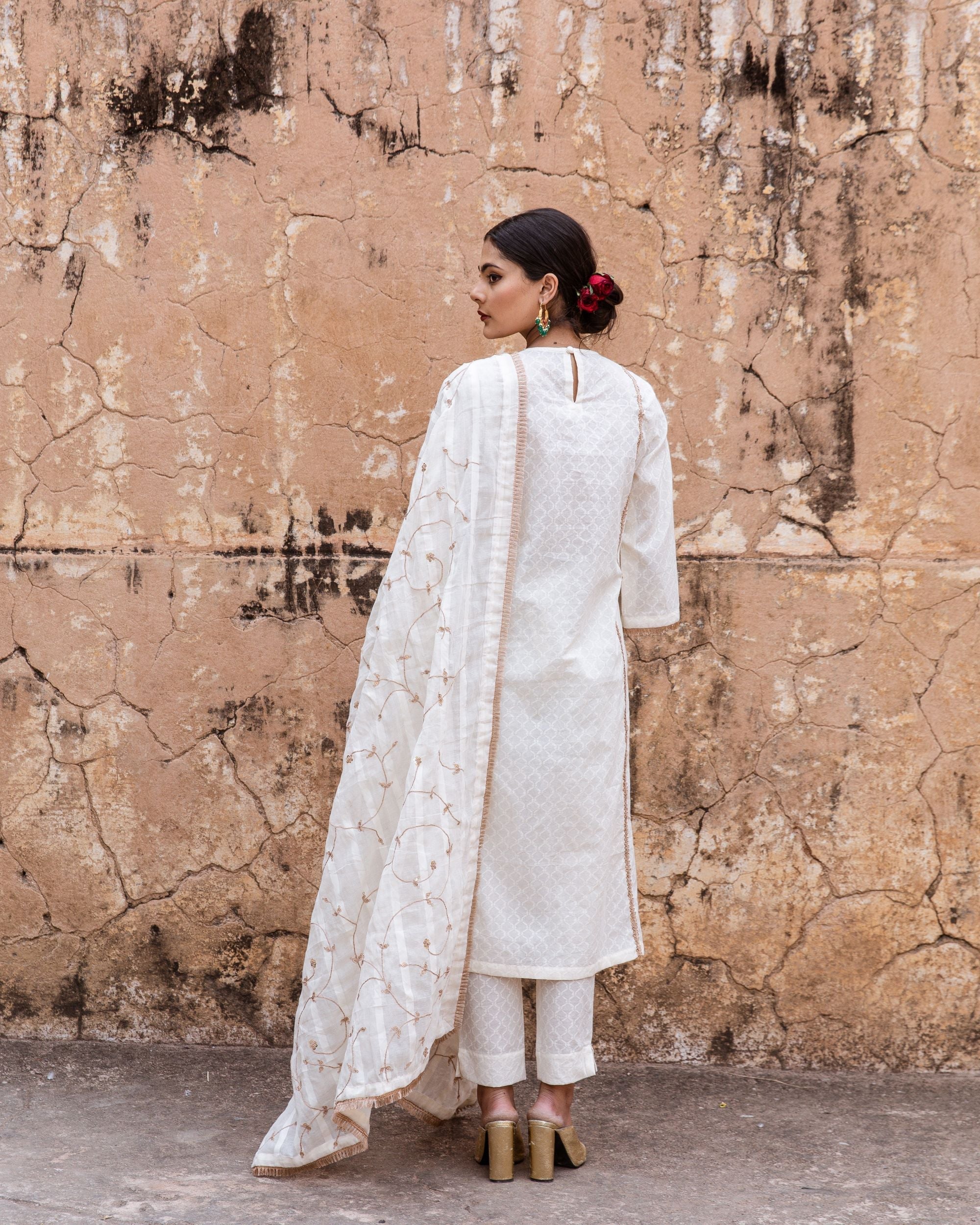 EMIRA OFFWHITE SET Gulabo Jaipur