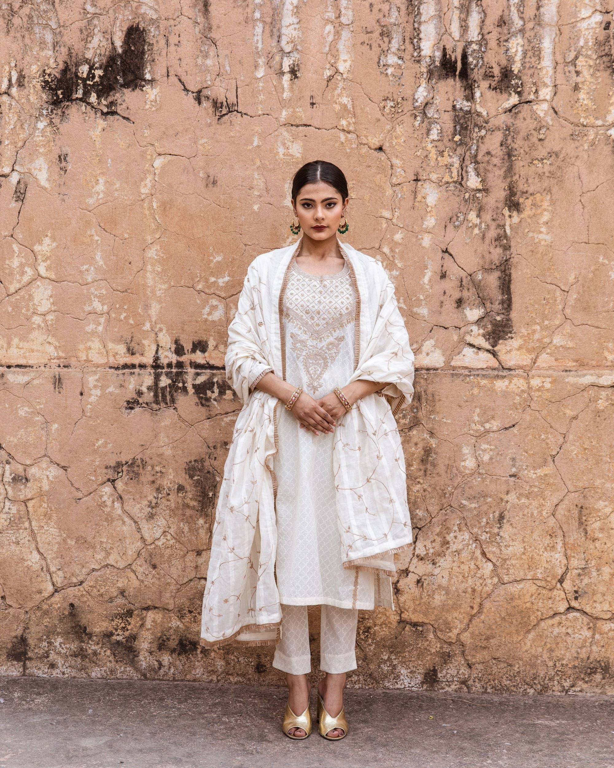 EMIRA OFFWHITE SET Gulabo Jaipur