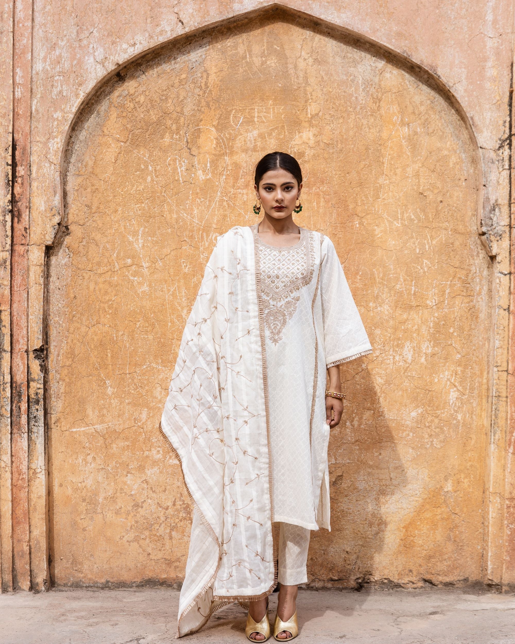 EMIRA OFFWHITE SET Gulabo Jaipur