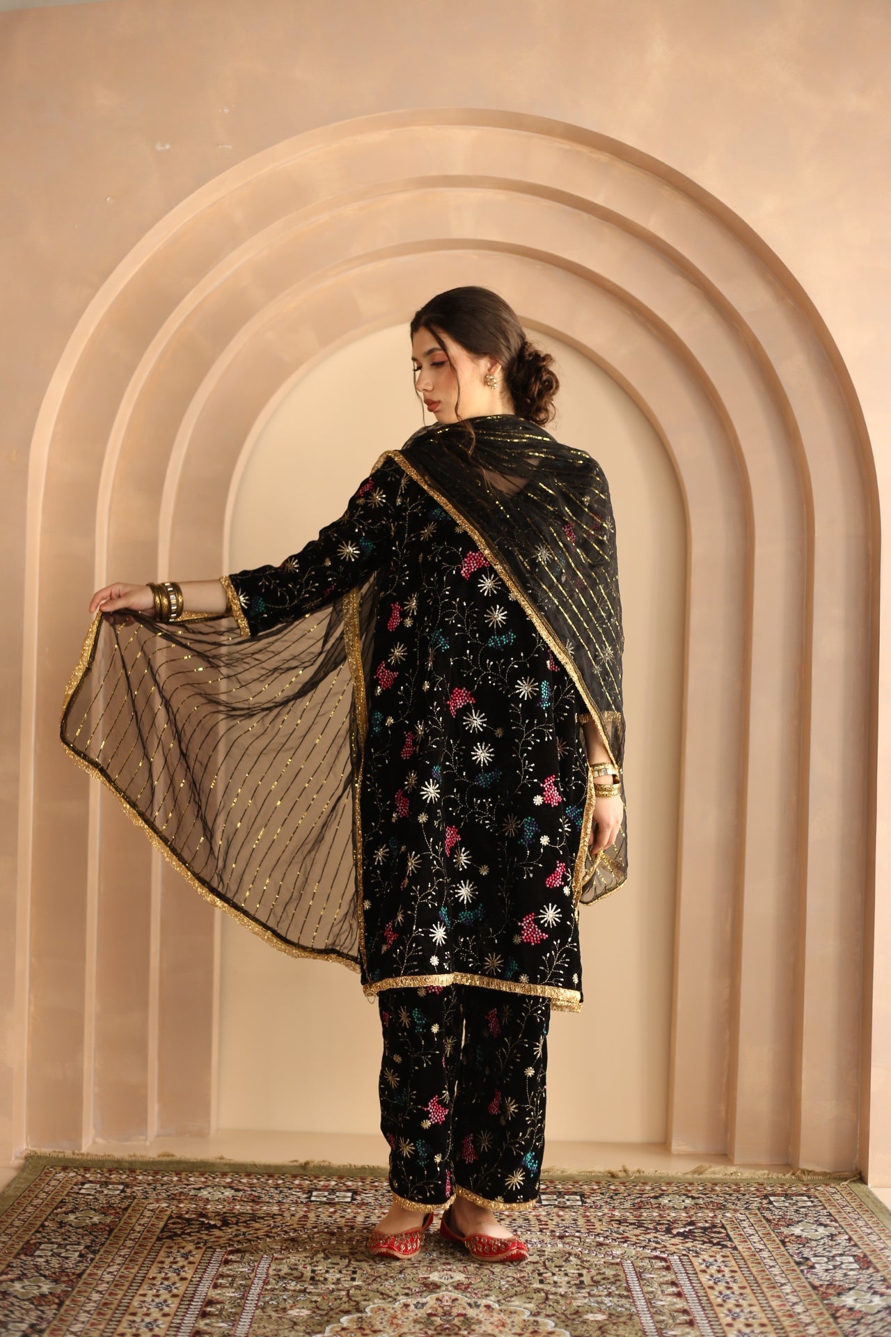 RESHAM THREAD DETAILED CHAYA BLACK VELVET KURTA SET WITH ORGANZA DUPATTA