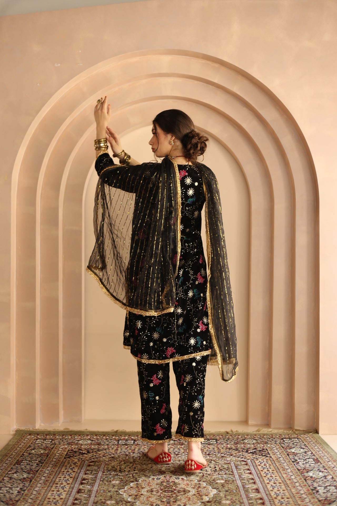 RESHAM THREAD DETAILED CHAYA BLACK VELVET KURTA SET WITH ORGANZA DUPATTA