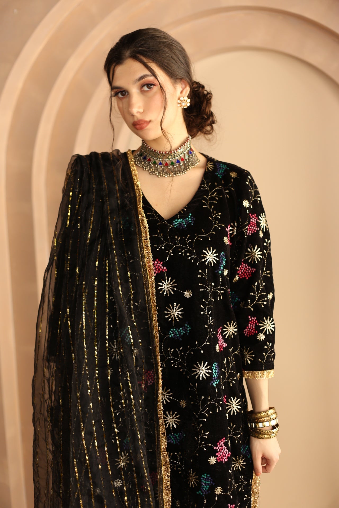 RESHAM THREAD DETAILED CHAYA BLACK VELVET KURTA SET WITH ORGANZA DUPATTA