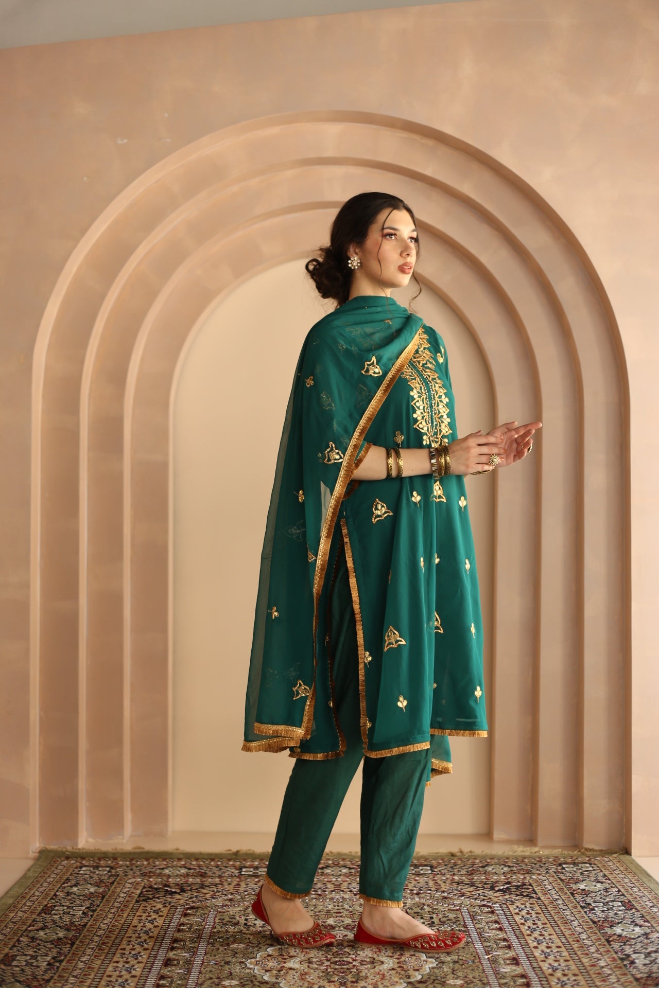 SHAMA GREEN GEORGETTE STRAIGHT KURTA SET WITH GOTA PATTI DETAILING