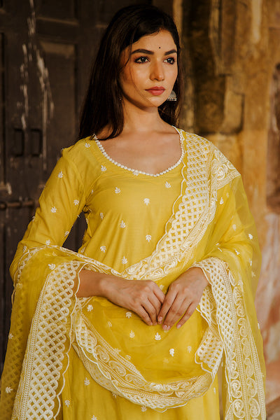 Janhvi Kapoor in Hairat Yellow Straight Set Gulabo Jaipur