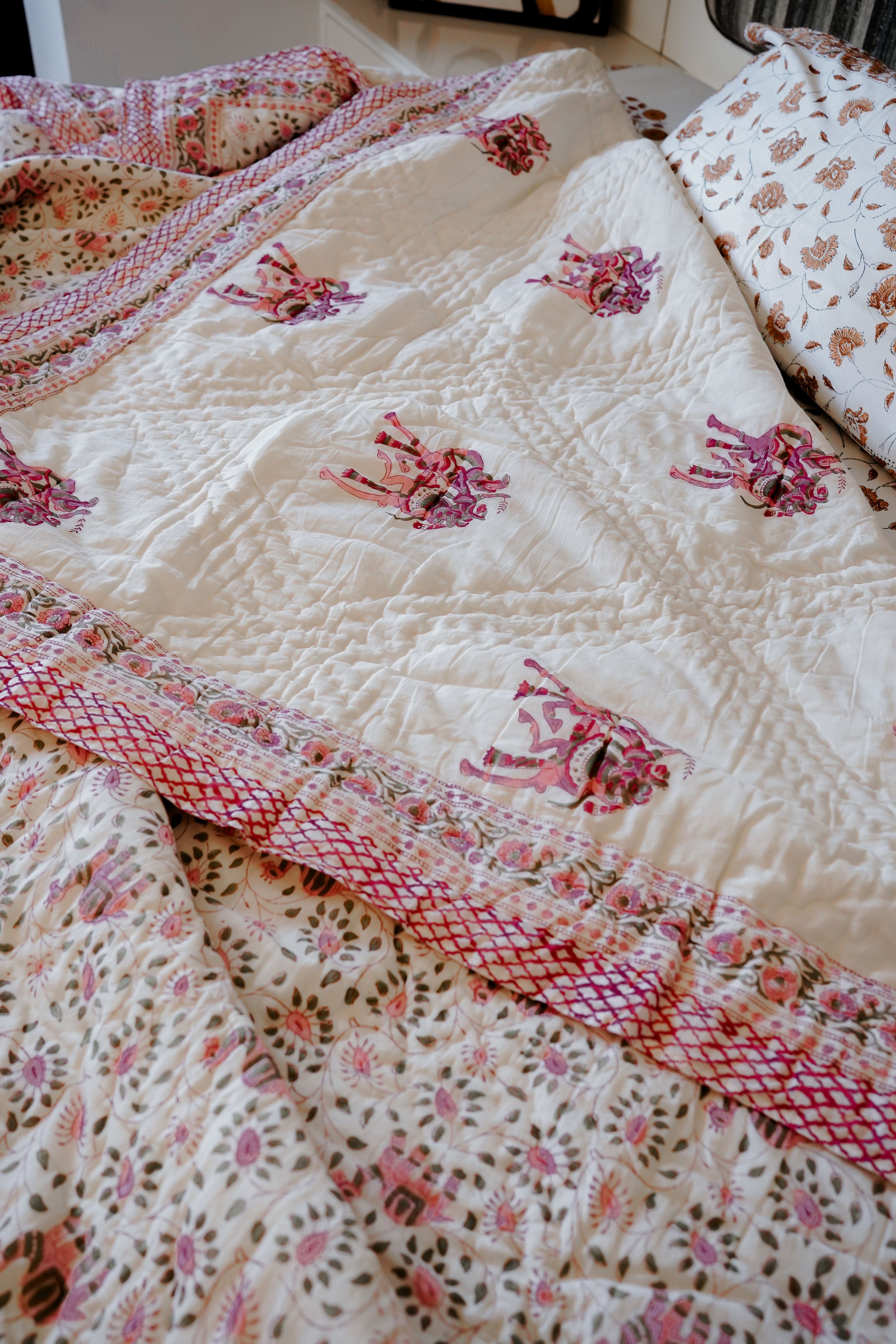 PINK CAMEL QUILT