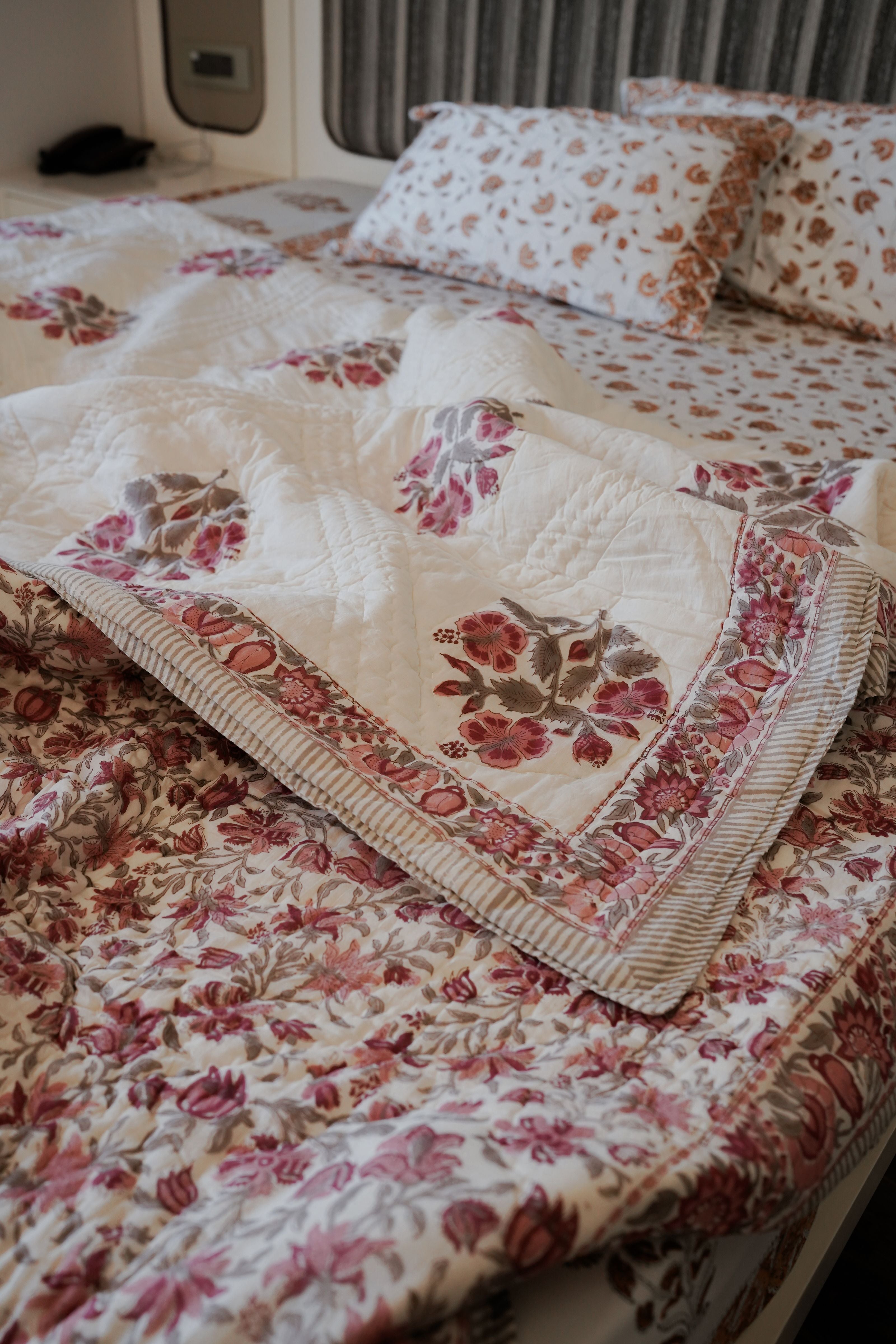 PINK FLOWER QUILT